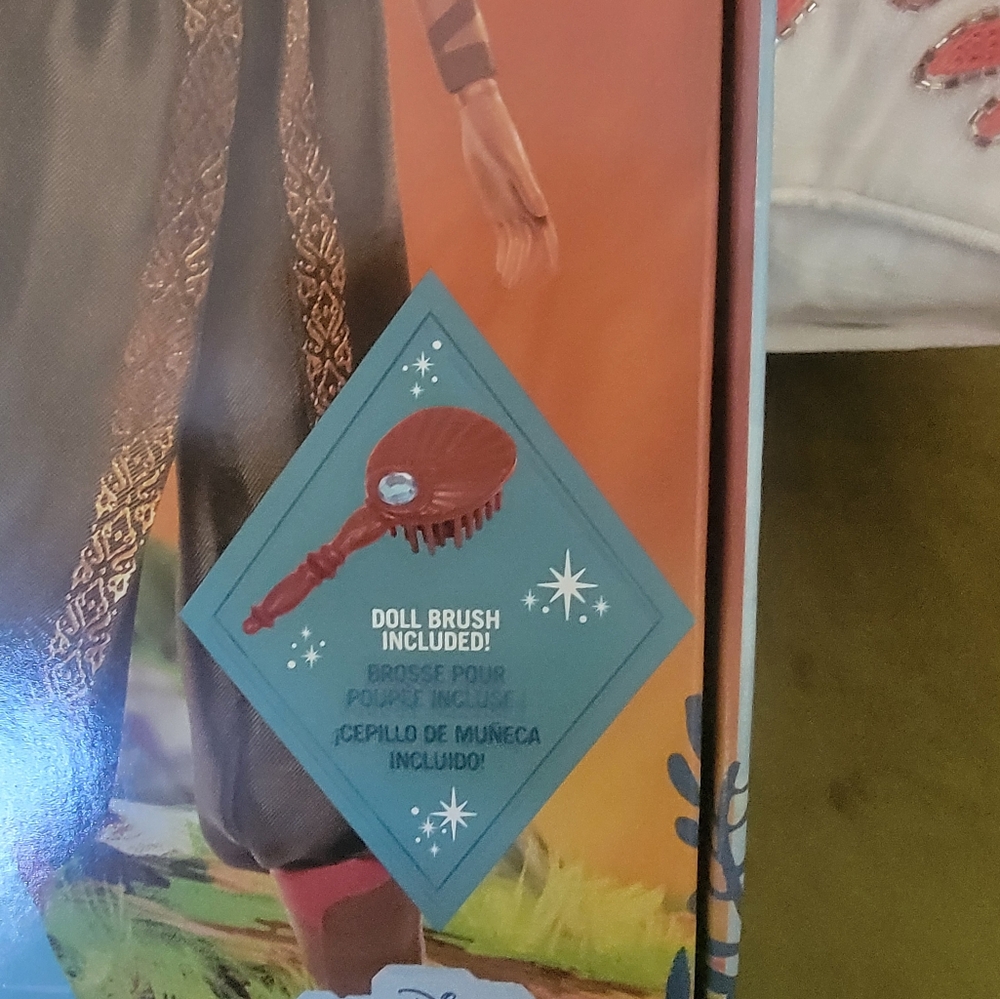 New in Box Disney Raya Doll with Brush Of The Last Dragon - Picture 2 of 6